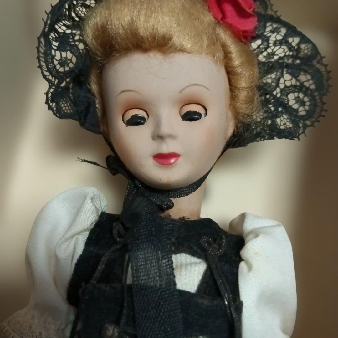Amazon | ヴィンテージ スイス民族衣装 ドール 人形サイズ 約25cm